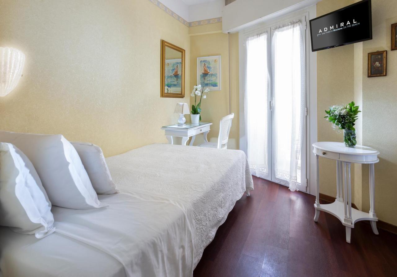 Hotel Admiral - On The Beach Riccione Exteriör bild