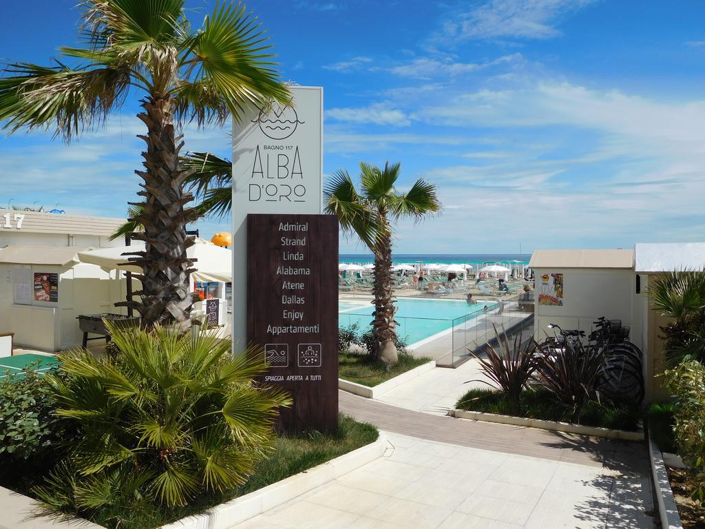 Hotel Admiral - On The Beach Riccione Exteriör bild