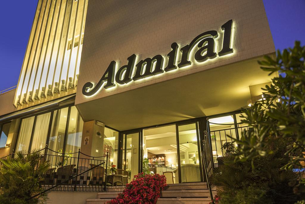 Hotel Admiral - On The Beach Riccione Exteriör bild