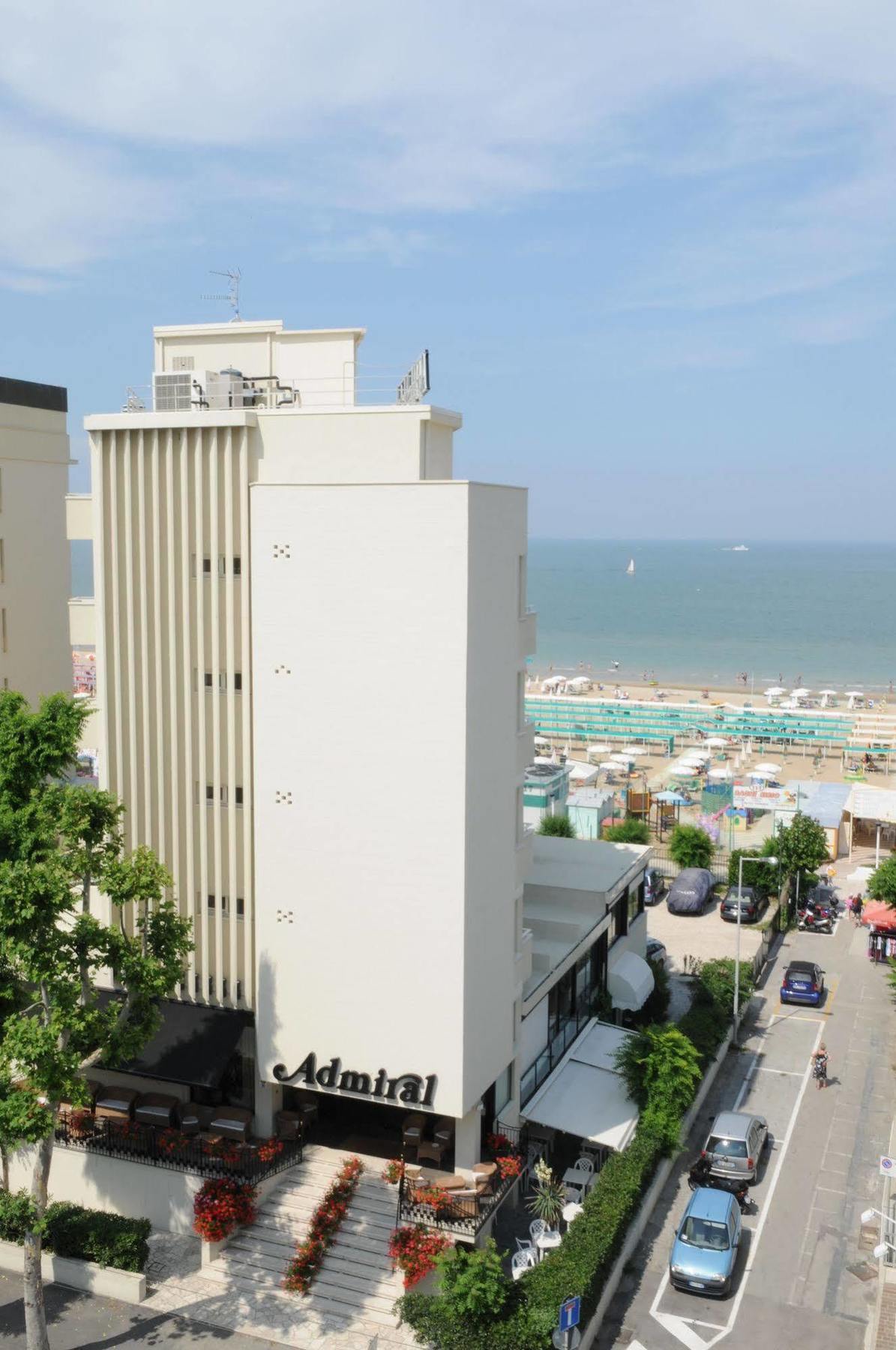 Hotel Admiral - On The Beach Riccione Exteriör bild